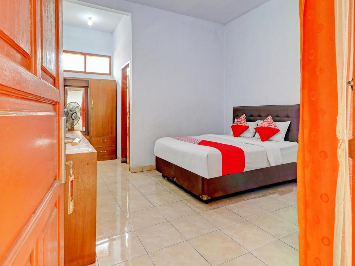 Oyo 90347 Hotel Srikandi Syariah Tasikmalaya Extérieur photo