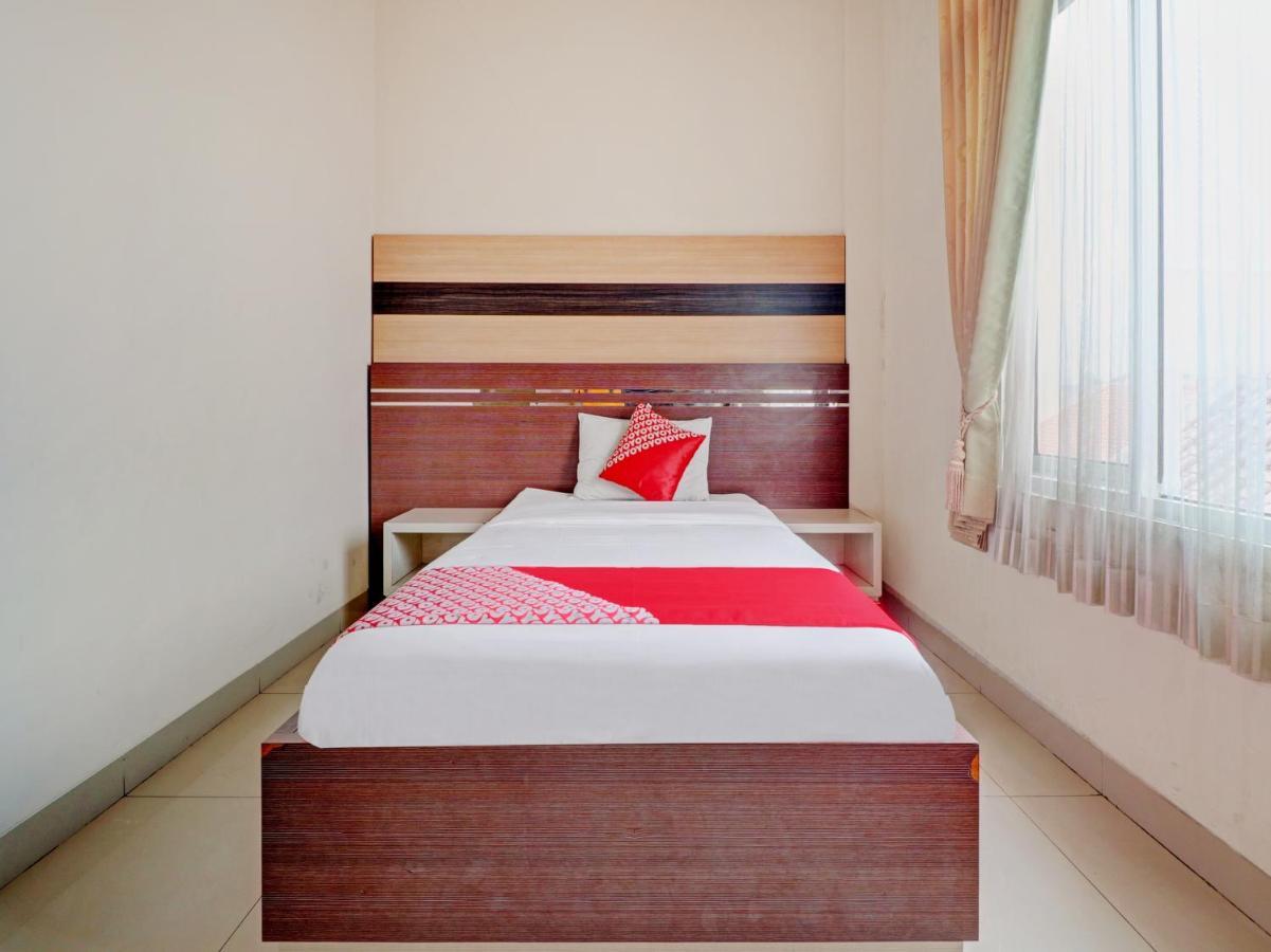 Oyo 90347 Hotel Srikandi Syariah Tasikmalaya Extérieur photo