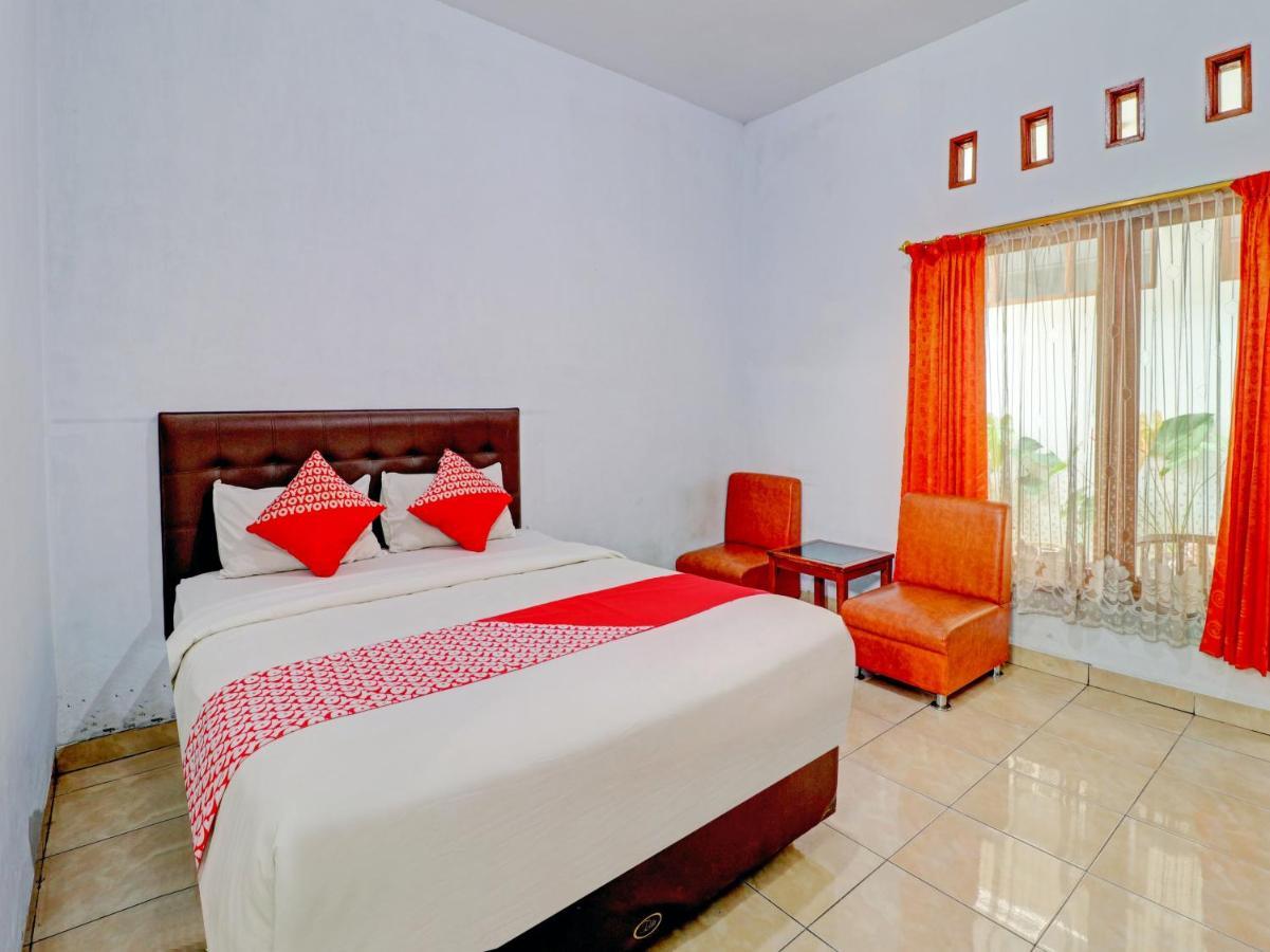 Oyo 90347 Hotel Srikandi Syariah Tasikmalaya Extérieur photo